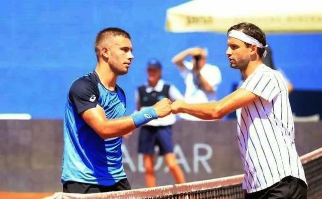 对孔帕尼的 对孔帕尼的