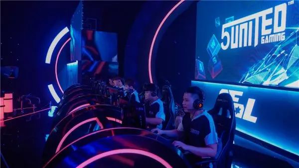 教练的密切 教练的密切