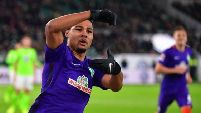 2025年英超转会市场投入超32亿欧元，利物浦、曼联、阿森纳等队重磅引援，争夺赛季胜利。